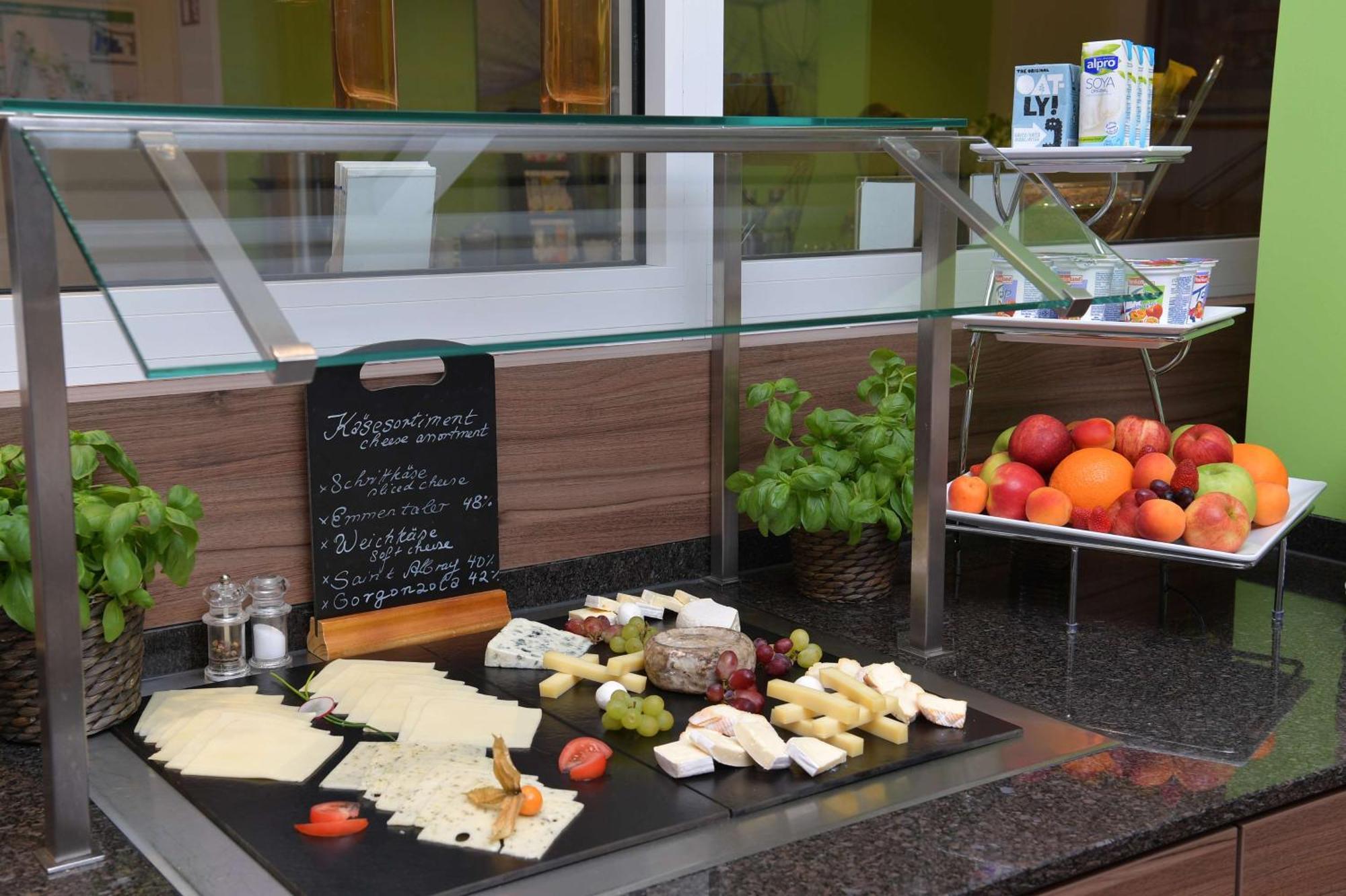 Best Western Queens Hotel Pforzheim-Niefern Kültér fotó