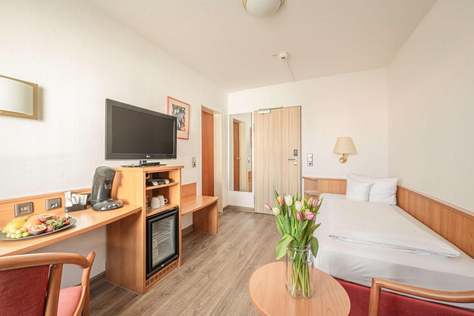 Best Western Queens Hotel Pforzheim-Niefern Kültér fotó