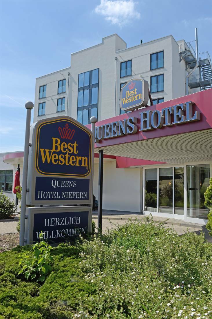 Best Western Queens Hotel Pforzheim-Niefern Kültér fotó